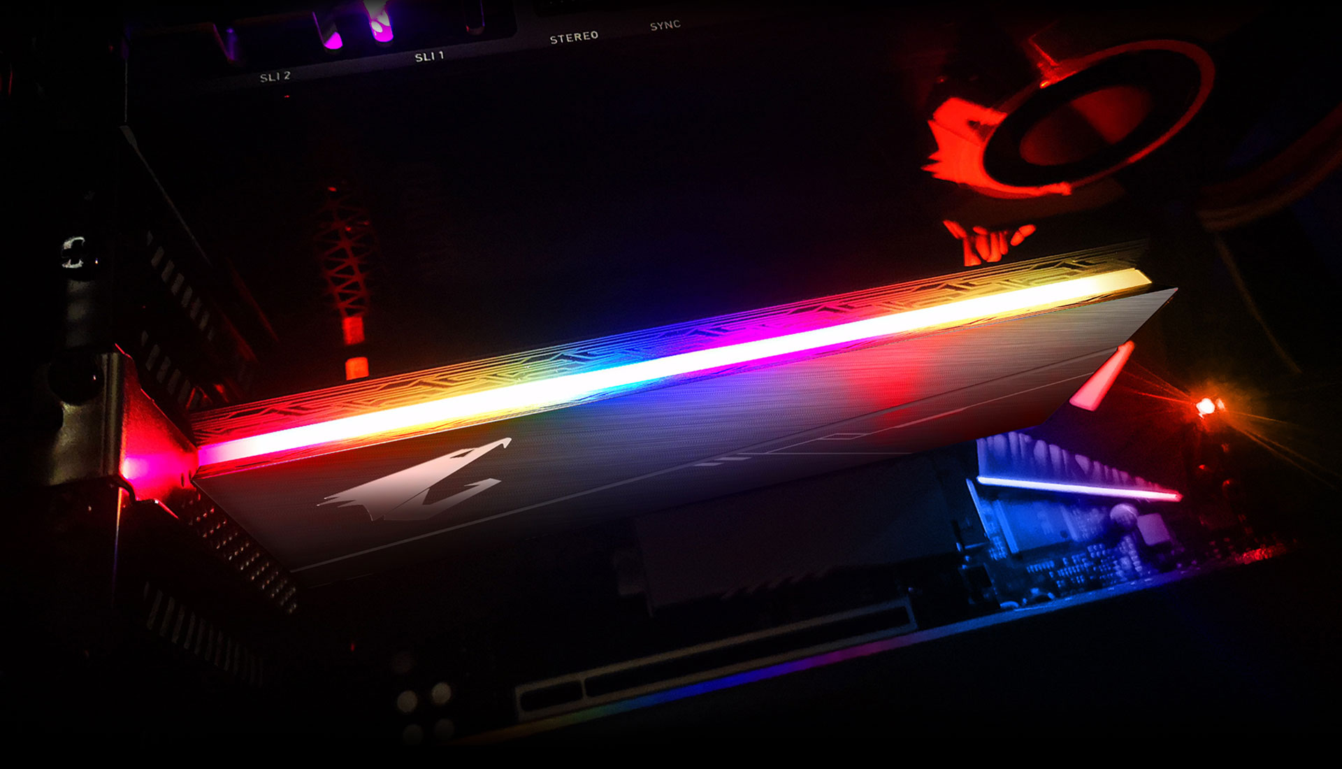 Available Astrolabe Observe AORUS RGB AIC NVMe SSD 1TB Key Features | SSD - GIGABYTE Global