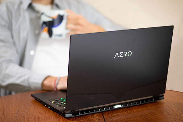 AERO Creator Laptop All Day Battery Life