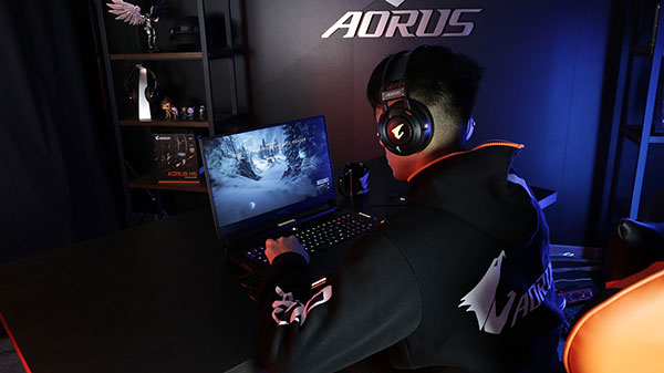 AORUS 17X 06