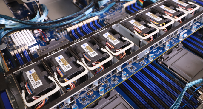 PCG Bilgisayar | Gigabyte XV24-SU0-AAJ1 GPU Server