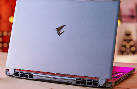AORUS 15P 羽量級專業電競筆電，售價 61,900 元起