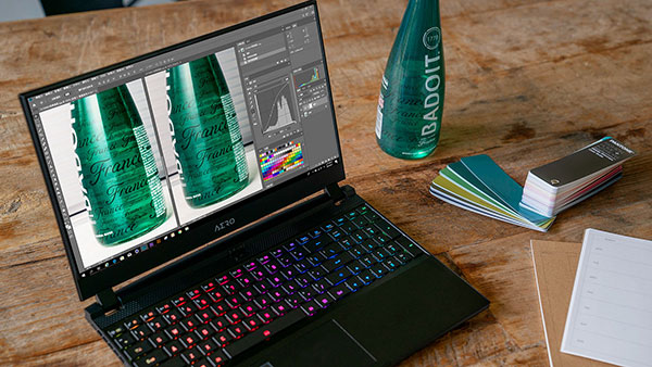 MacBook本体 Gigabyte Aero 15 inch 2018 AERO 15 (Intel 9th Gen) 主な特徴 | ノートパソコン - GIGABYTE