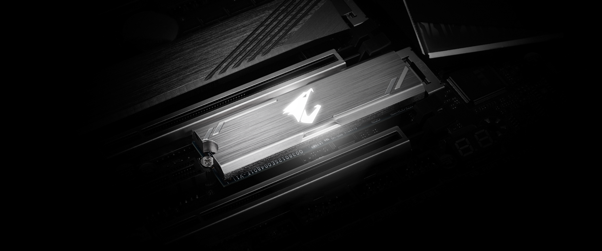 SSD-накопитель M.2 NVMe 256Гб Gigabyte AORUS RGB 3